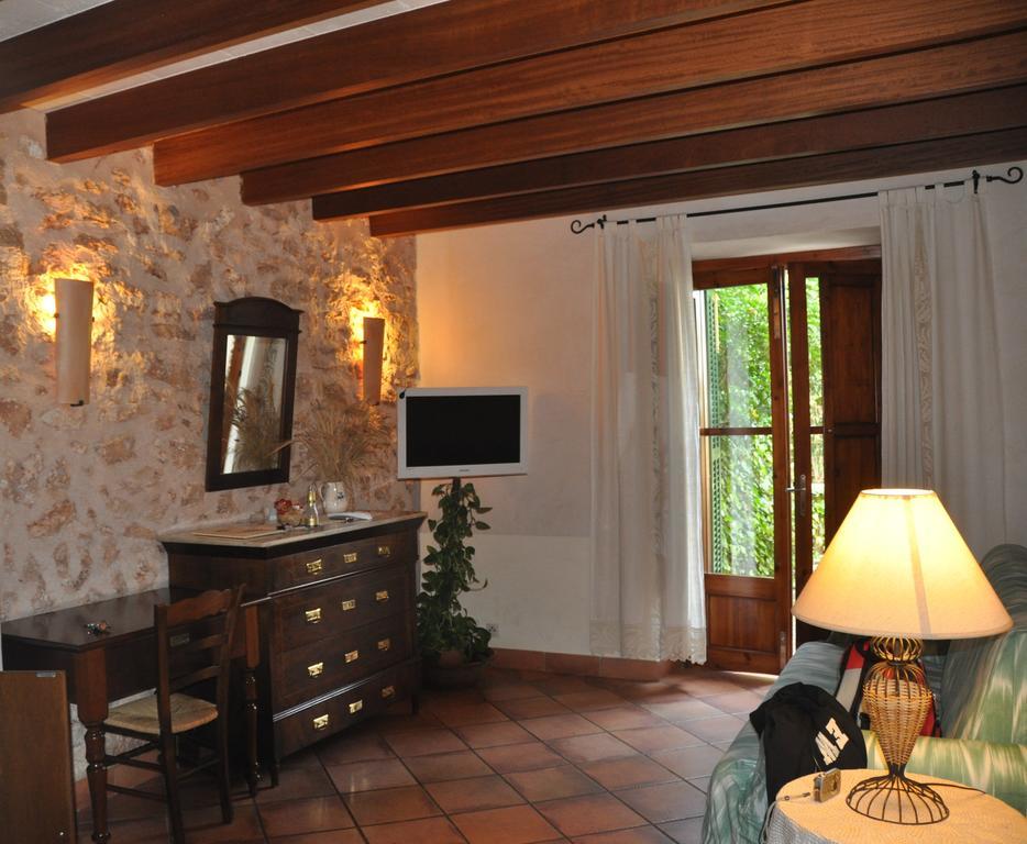 Agroturisme Can Bessol S'Horta Exterior photo